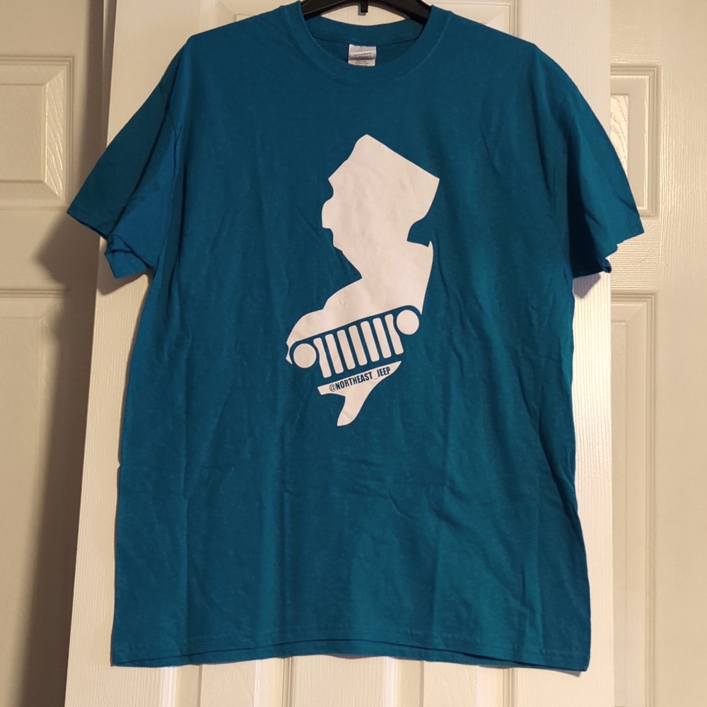 NWOT teal screen printed Northeast Jeep/NJ short sleeve Gildan tee